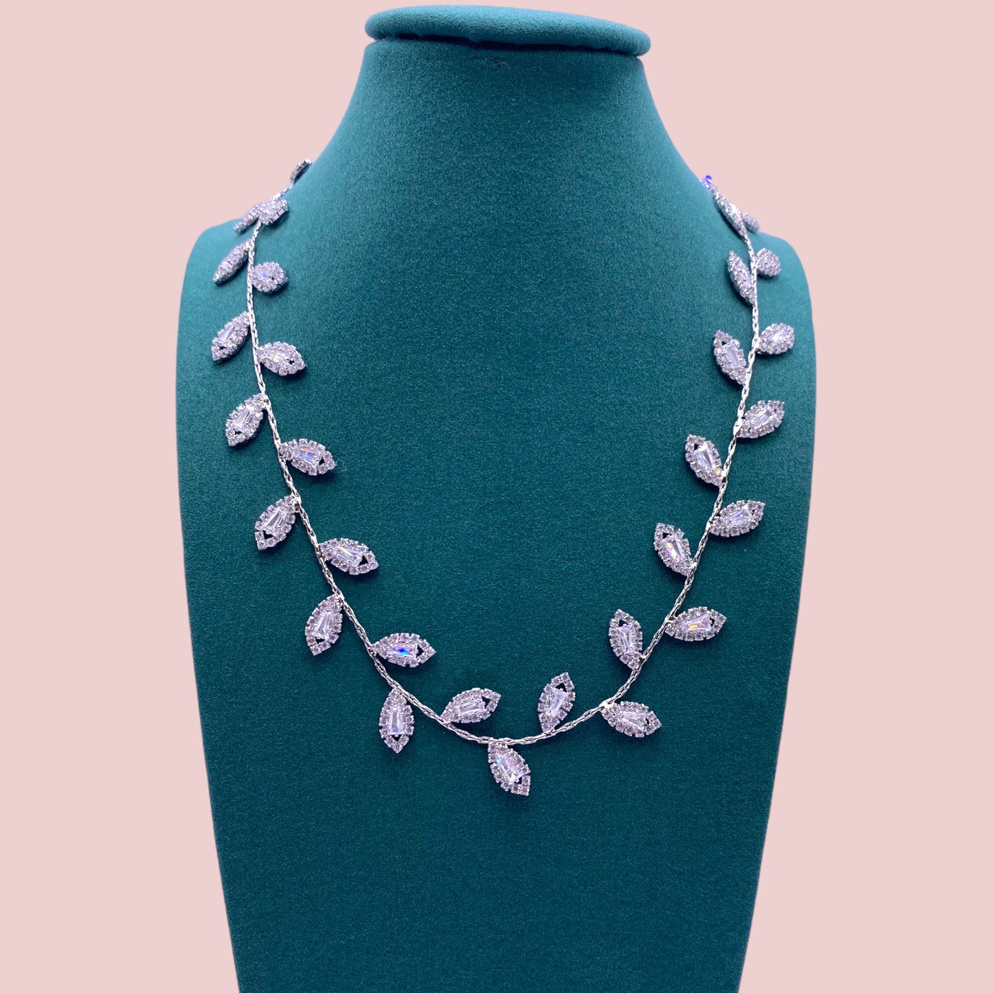 Collana Foglia